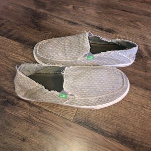 Sanuk shoes